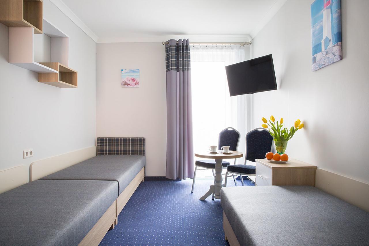 Osrodek Wczasowy Dagmor Bed and Breakfast Ustka Esterno foto